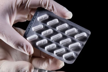 දුර්ලභ වර්ගයේ මත්ද්‍රවයක් මෙරටට ගෙනා වේටර්වරයෙක් මාට්ටු.