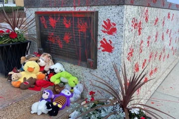 கனடாவில் போப் உருவச்சிலையை சேதப்படுத்திய மர்ம நபர்கள்