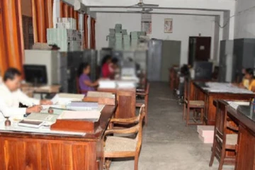 அரச ஊழியர்களின் ஓய்வூதிய வயதெல்லையை குறைக்க ஜனாதிபதி கவனம்