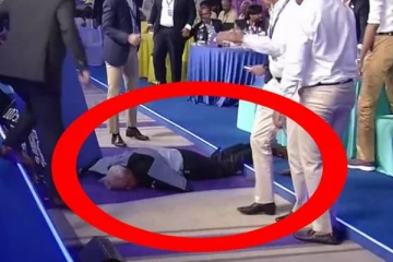 ஐபிஎல் ஏலத்தில் பரபரப்பு! ஹசரங்க ஏலத்தின் போது நிலை குலைந்து விழுந்த பிரபல பிரித்தானியா ஏலதாரர்