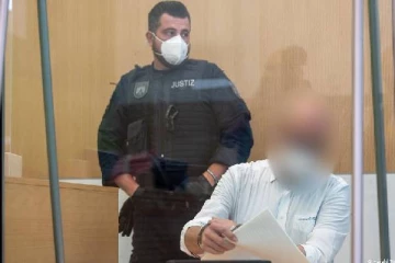 பச்சிளம் குழந்தை உட்பட ஐவர்... வாகன சாரதியின் கொடுஞ்செயல்: ஜேர்மனியில் சம்பவம்