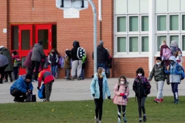 பள்ளிகள் செயல்படட்டும்... அரசாங்கத்தை வலியுறுத்திய 500 கனேடிய மருத்துவர்கள்