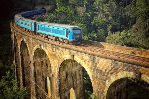 ரயிலுக்கான கட்டணங்களில் மோசடி; 5,000 ரூபாய்க்கு விற்பனை செய்யப்படும் டிக்கெட்டுகள் | Train Tickets Sold For 5 000 Rupees
