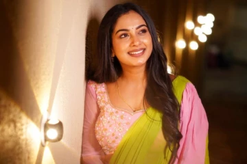 தேவதை போல் ஜொலிக்கும் மூன்று முடிச்சு சீரியல் நடிகை சுவாதி கொண்டே..