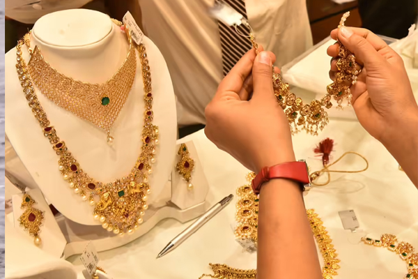 இந்தியாவை விட எந்தெந்த நாடுகளில் தங்கம் விலை குறைவு? முழுவிபரம் இதோ | Country Where The Gold Rate Is Low இந்தியாவை விட எந்தெந்த நாடுகளில் தங்கம் விலை குறைவு? முழுவிபரம் இதோ | Country Where The Gold Rate Is Low