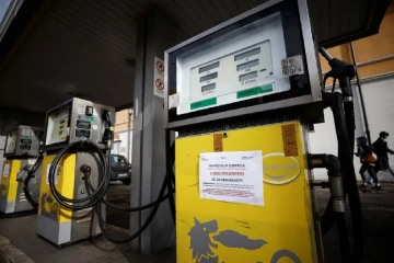 ඉතාලියෙන් ඉන්ධන මිල සහනයක් - මෙන්න විස්තරේ