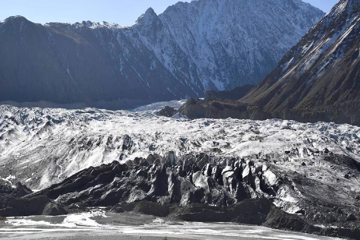 ஆப்கானிஸ்தானில் சக்திவாய்ந்த நிலநடுக்கம்.! டெல்லி வரை அதிர்வு | 6 2 Magnitude Earthquake Jolts Afghanistan