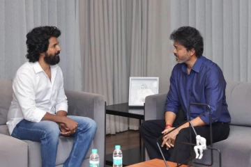 முதலமைச்சர் விஜய் சந்தித்த சிவகார்த்திகேயன்!! கலாய்த்த ப்ளூ சட்டை மாறன்...