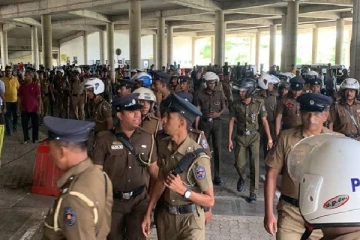மெனிங் சந்தையில் கைது செய்யப்பட்ட வர்த்தகர்கள் : நீதிமன்றம் விடுத்த உத்தரவு!
