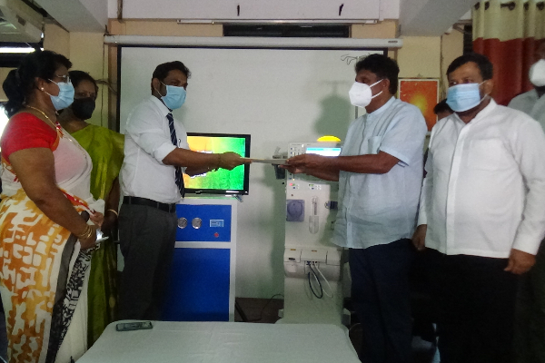 வடக்கில் எதிர்க்கட்சித் தலைவர்! வவுனியா வைத்தியசாலைக்கு வழங்கப்பட்ட உதவி (படங்கள்) - ஐபிசி தமிழ்