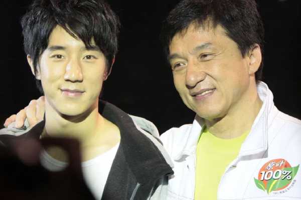 ரூ. 3000 கோடி சொத்துக்கு வாரிசு!! வேண்டாம்னு சொன்ன ஜாக்கி சான் மகன்.. | Jackie Chan Donated Assets Worth Rs3400 Crores ரூ. 3000 கோடி சொத்துக்கு வாரிசு!! வேண்டாம்னு சொன்ன ஜாக்கி சான் மகன்.. | Jackie Chan Donated Assets Worth Rs3400 Crores