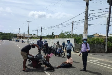 நாடளாவிய ரீதியில் இடம்பெற்ற விபத்து சம்பவங்கள் (PHOTOS)