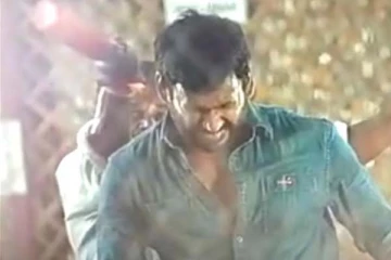 படப்பிடிப்பில் பயங்கரமாக அடி வாங்கிய நடிகர் விஷால்! வெளியான அதிர்ச்சி காட்சி