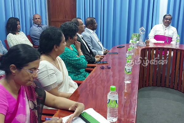 யாழ். மறைமாவட்ட ஆயரை சந்தித்த தூதுவர் குழுவினர் (Photos) | Justin Bernard Gnanapragasam Meet Delegation