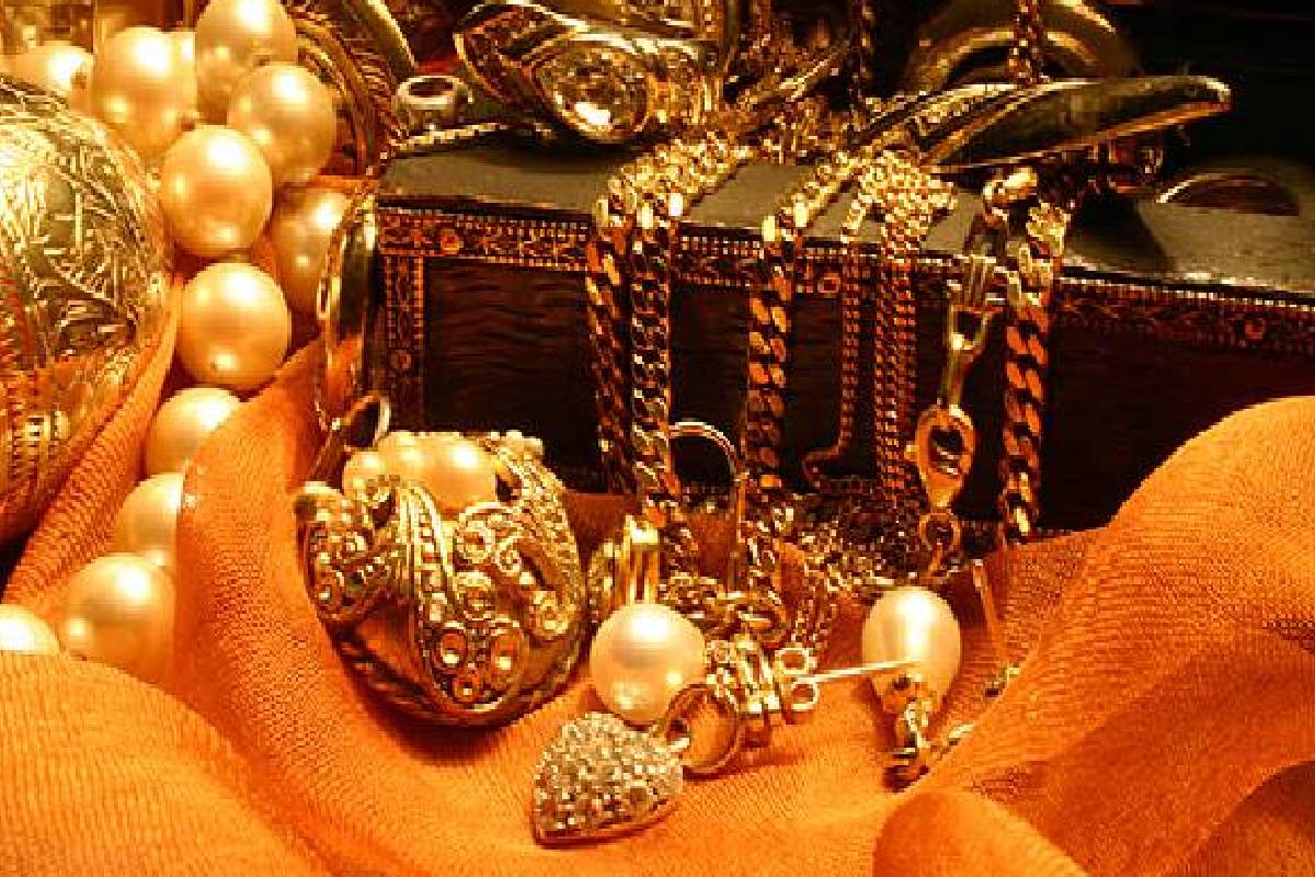 உலகளவில் தொடர்ந்தும் உச்சத்தை தொடும் தங்கத்தின் விலை | Gold Prices Continue To Hit Record Highs Worldwide