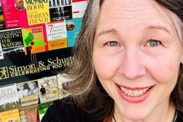 தனக்கு துரோகம் செய்த கணவனின் சாம்பலை சாப்பிட்ட கனேடிய எழுத்தாளர்; வெளியான பகீர் தகவல் !