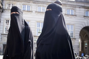 சுவிட்சர்லாந்தில் பொதுவெளிகளில் புர்காவிற்கு தடை