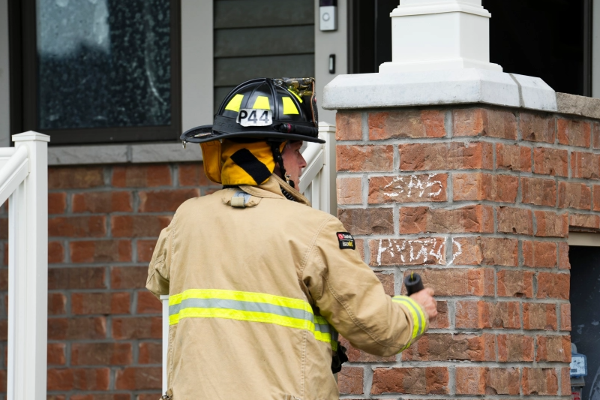 கனடிய தலைநகரை தாக்கிய சூறாவளி.. | Ottawa Suburban Neighbourhood Damaging 125 Homes