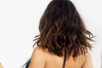 மகள் வயது நடிகையுடன் ஊர் சுற்றும் ஆகாச நடிகர்!! அதுவும் 60 வயசாகியுமா...