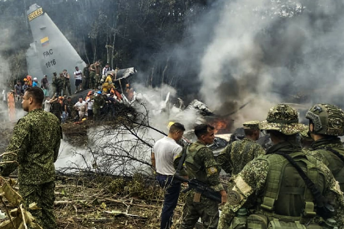 121 பேருடன் புறப்பட்ட சிறிது நேரத்தில் விமானம் விபத்து; 66 பேர் பலி; பெரும் அசம்பாவிதம் | Military Plane With 121 Aboard Crashes In Colombia