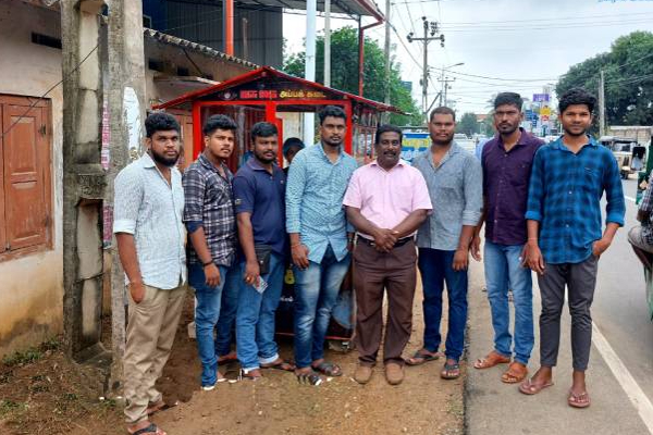 யாழில் திடீரென வைரலாகும் Bigg Boss புகைப்படங்கள்! குவியும் மக்கள் கூட்டம் | Bigg Boss Store Photos Suddenly Go Viral In Jaffna