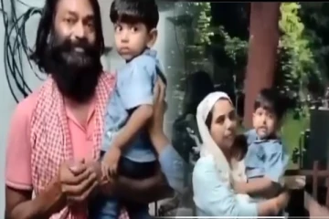 Viral video: தாயுடன் செல்லாமல் கடத்தியவரிடம் செல்ல அடம்பிடித்த குழந்தை