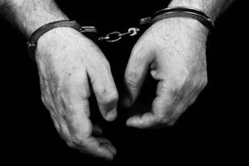 பிரித்தானிய ஆயுதப்படை உறுப்பினர் ரகசிய சட்டத்தின் கீழ் கைது!