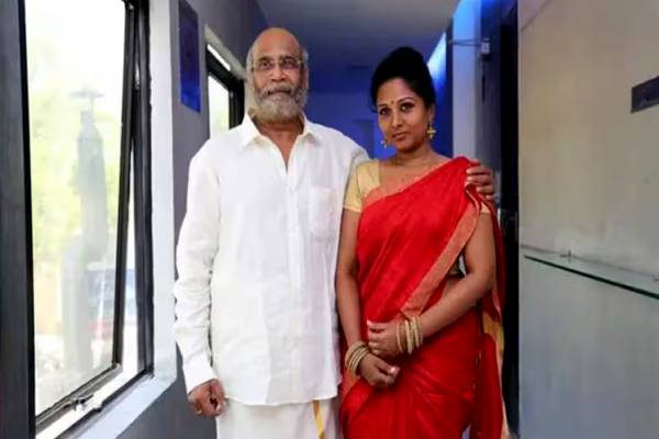 சில்க் ஸ்மிதாவின் காதலை தூக்கியெறிந்த இயக்குநர்.. யார் இந்த வேலு பிரபாகரன்? | Director Velu Prabhakaran Passed Away