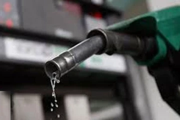 மேற்குலக நாடுகளின் தடையை மீறி ரஷ்யாவிடமிருந்து எரிபொருள் கொள்வனவு செய்யவுள்ள இலங்கை! வெளியான தகவல்