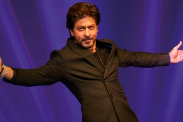 லண்டனில் உள்ள நடிகர் ஷாருக்கானின் பிரமாண்ட வீட்டை பார்த்துள்ளீர்களா.. வீடியோ இதோ