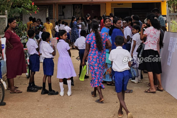 நாடளாவிய ரீதியில் புலமைப் பரிசில் பரீட்சை ஆரம்பம் | Scholarship Exam Begins Sri Lanka