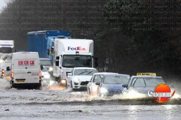 චන්ද්‍ර කුණාටුවෙන් එක්සත් රාජධානියට වෙලා තියන දැඩි බලපෑම මෙන්න