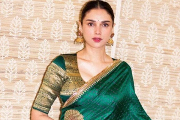 அதிதி ராவ் சேலையில் அழகிய போஸ்