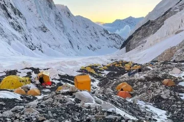 நான்கு சடலங்கள், 11 டன் குப்பை... உலகின் உயரமான பகுதியில் ராணுவ நடவடிக்கை