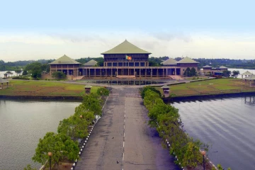පාර්ලිමේන්තු සභාවාරය ඇරඹෙයි [LIVE]