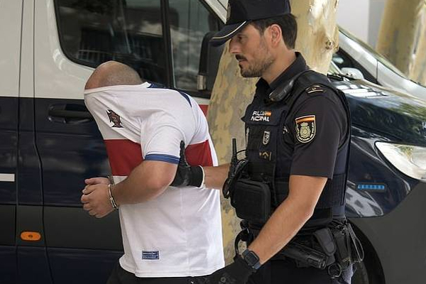 18 வயது பெண்ணுக்கு ஆறு ஜேர்மனியர்களால் நேர்ந்த கொடூரம்! | 6 Germans Sexual Assaulted 18 Year Old Girl Spain