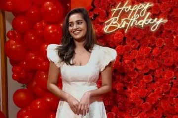 தொகுப்பாளினியும், பிக்பாஸ் பிரபலமுமான ஜாக்குலின் பிறந்தநாள் கொண்டாட்ட போட்டோஸ்