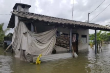 கிளிநொச்சியில் வெள்ளத்தினால் 807 குடும்பங்கள் பாதிப்பு