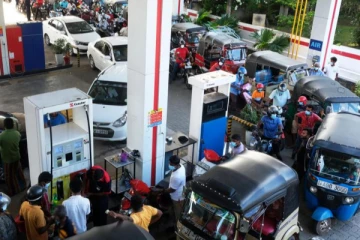 மேலும் ஒருவரின் உயிரைப்பறித்த எரிபொருள் வரிசை!