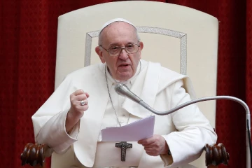 உக்ரைன் மீது ரஷ்யாவின் மிலேச்சத்தனமான  தாக்குதல்;  நேரில் சென்ற போப் பிரான்ஸிஸ்!