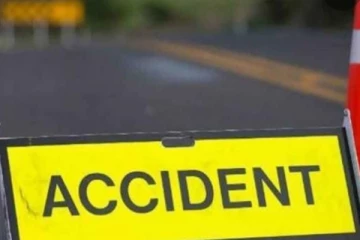 බස් රථයක් සහ යතුරුපැදියක් එකිනෙක ගැටීමෙන් අනතුරට ලක් වේ..