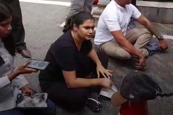 ஹிருணிக்காவின் அச்சத்தில் கோட்டாபயவின் அதிரடி மாற்றங்கள் | Who Is The Famous Leader Of Sri Lanka