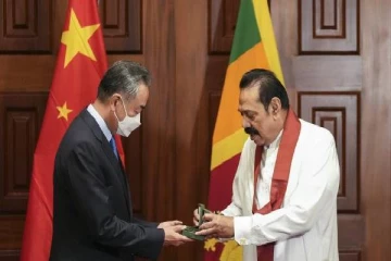 கடனுக்கு மேல் கடன் வாங்கிய இலங்கை...கழுத்தை நெறிக்கும் சீனா