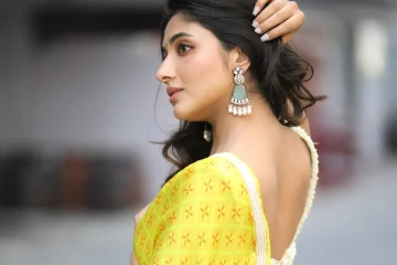 நடிகை மிர்னா மேனன் மஞ்சள் சேலையில் அழகிய போட்டோஷூட்