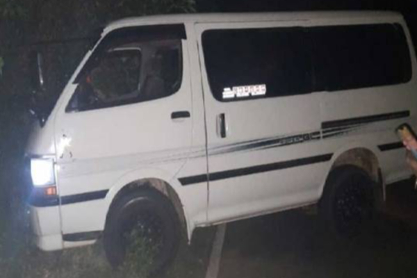 யாழ். பகுதியில் சைக்கிளில் வந்த நபர் மோதிய வாகனம்...சாரதியை நையப்புடைத்து மக்கள் | The Person On The Bicycle In The Area Collided யாழ். பகுதியில் சைக்கிளில் வந்த நபர் மோதிய வாகனம்...சாரதியை நையப்புடைத்து மக்கள் | The Person On The Bicycle In The Area Collided