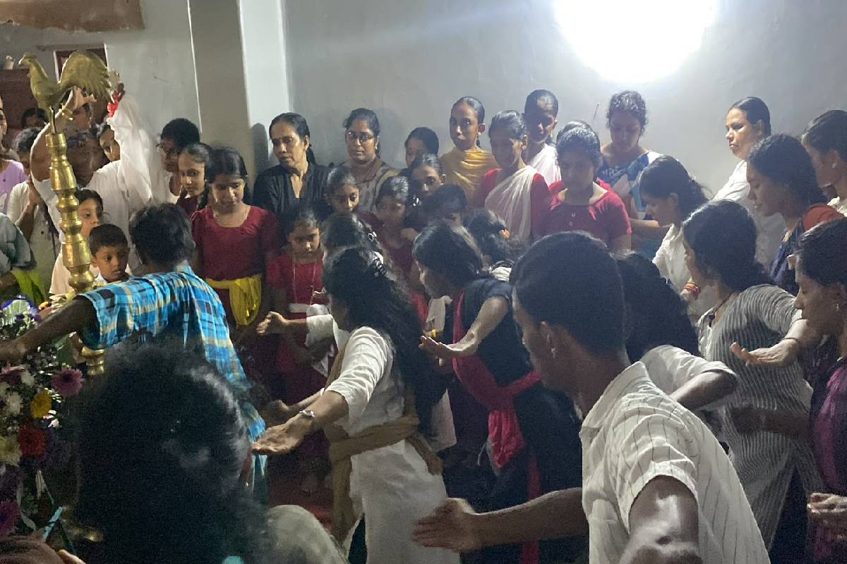 ஆசானுக்கு நாட்டியமே இறுதி மரியாதை ; நெகிழ வைத்த இறுதி நாட்டியம் | Final Dance Tribute The Aasan Moving Final Dance ஆசானுக்கு நாட்டியமே இறுதி மரியாதை ; நெகிழ வைத்த இறுதி நாட்டியம் | Final Dance Tribute The Aasan Moving Final Dance