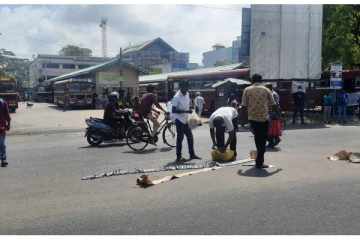 ரணில் பதவியேற்பு ; யாழில் வெடித்த  பட்டாசுகள்!