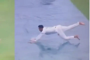 மழையில் நனைந்து சறுக்கி விளையாடிய ஷகிப் - வைரலாகும் வீடியோ