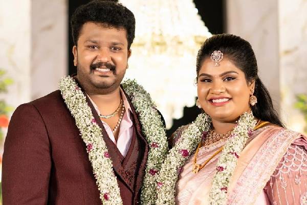 மீண்டும் அந்த நாட்கள் வேண்டும்... கண்ணீருடன் இந்திரஜா சங்கர் வெளியிட்ட சிறுவயது புகைப்படம்! | Indraja New Emotional Post About Dad Robo Shankar
