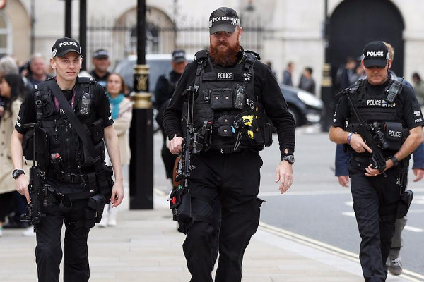 லண்டனில் இளைஞனின் உயிரை பறித்த கத்தி! | A Kindness That Took The Life Of My Land In London